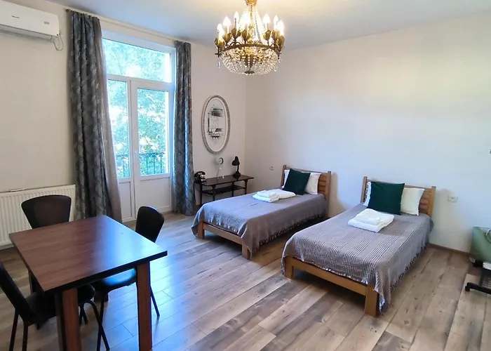 Piano Foyer Apartments At City Center